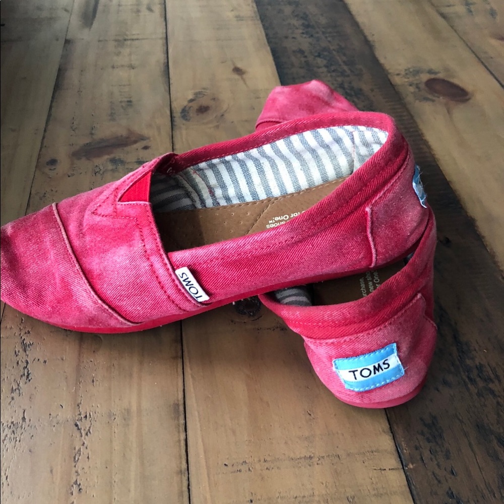 Toms